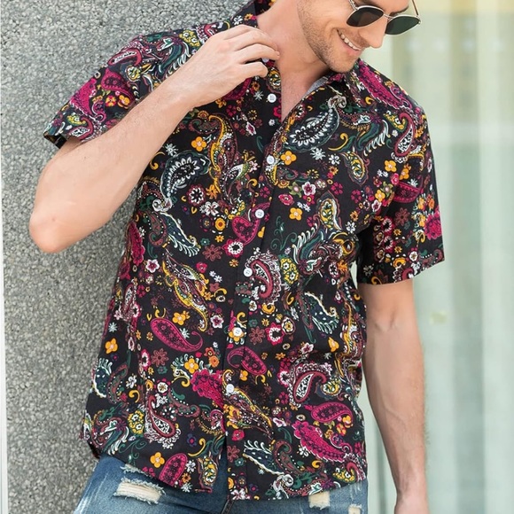 Men’s Retro 70s Paisley Short Sleeve Button Down - Picture 4 of 8